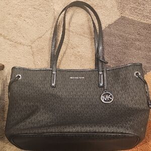 Michael Kors Large Logo Jet Set Travel Tote